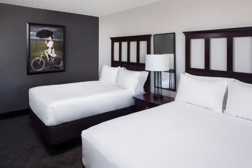 Double Room with Two Double Beds room - Image 2