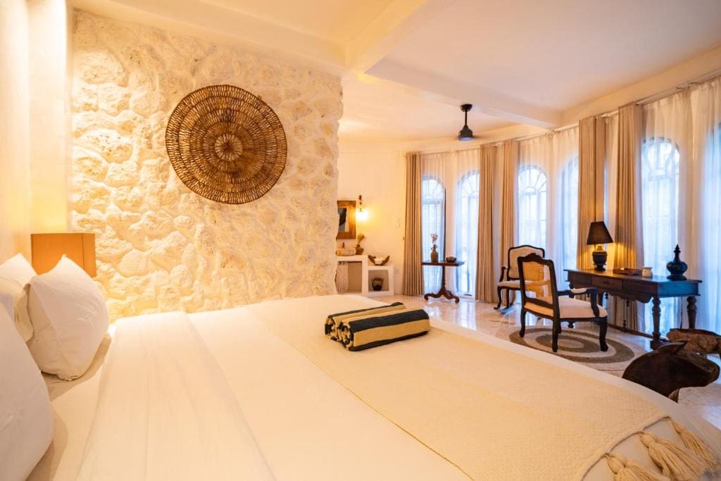 Deluxe Room room - Image 3