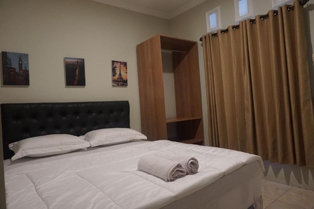 Deluxe Room room - Image 3