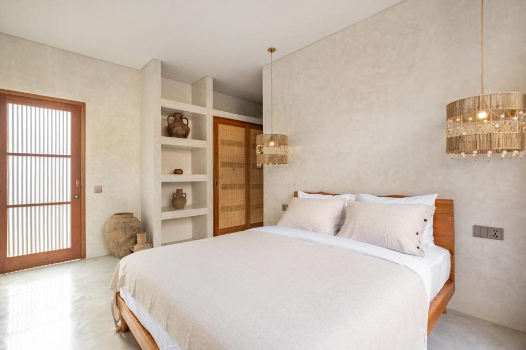 Queen Suite with Pool View room - Image 1