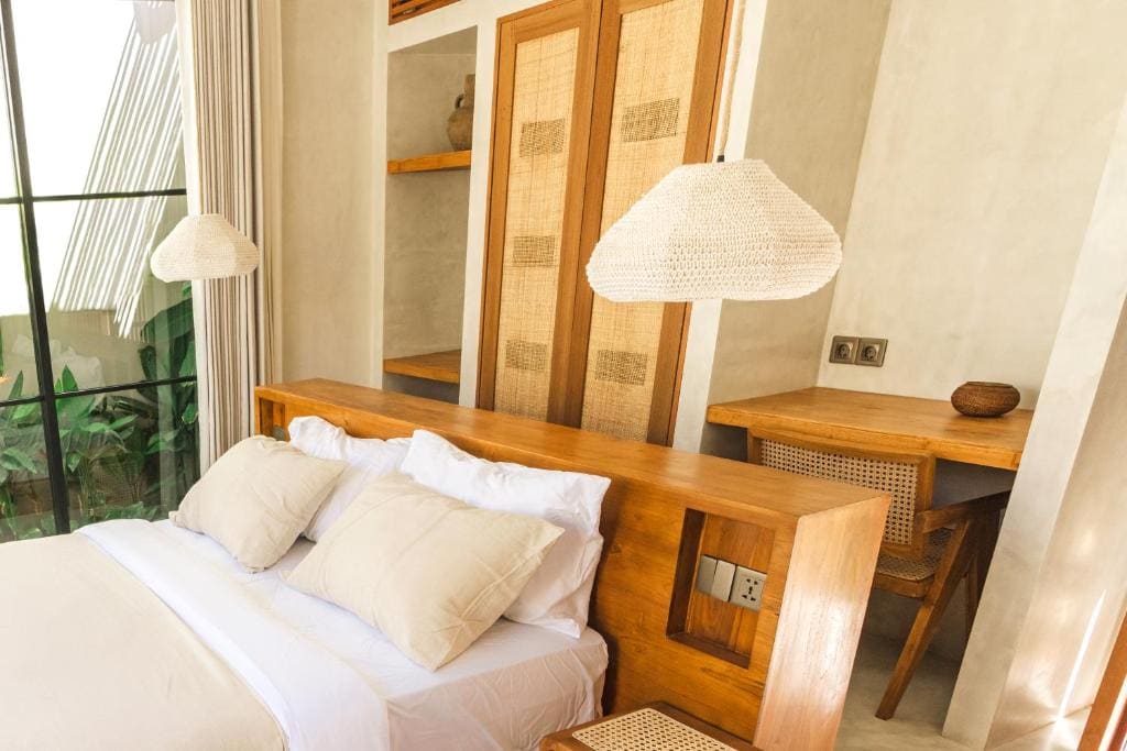 Deluxe Queen Suite room - Image 2