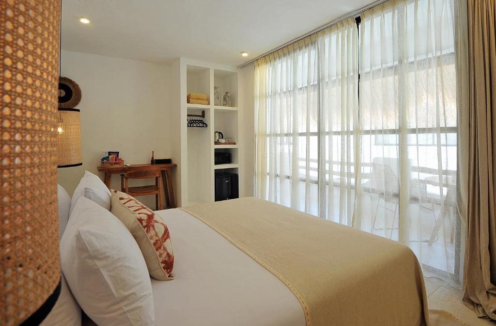 Deluxe Double Room with Balcony room - Image 1