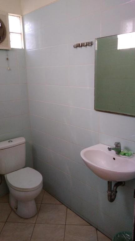 Standard Twin Room room - Image 3