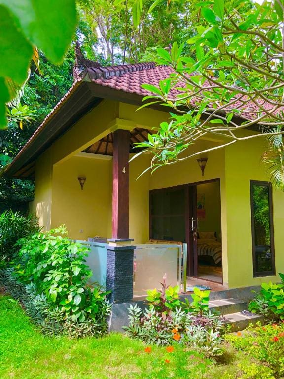 One-Bedroom Bungalow room - Image 1