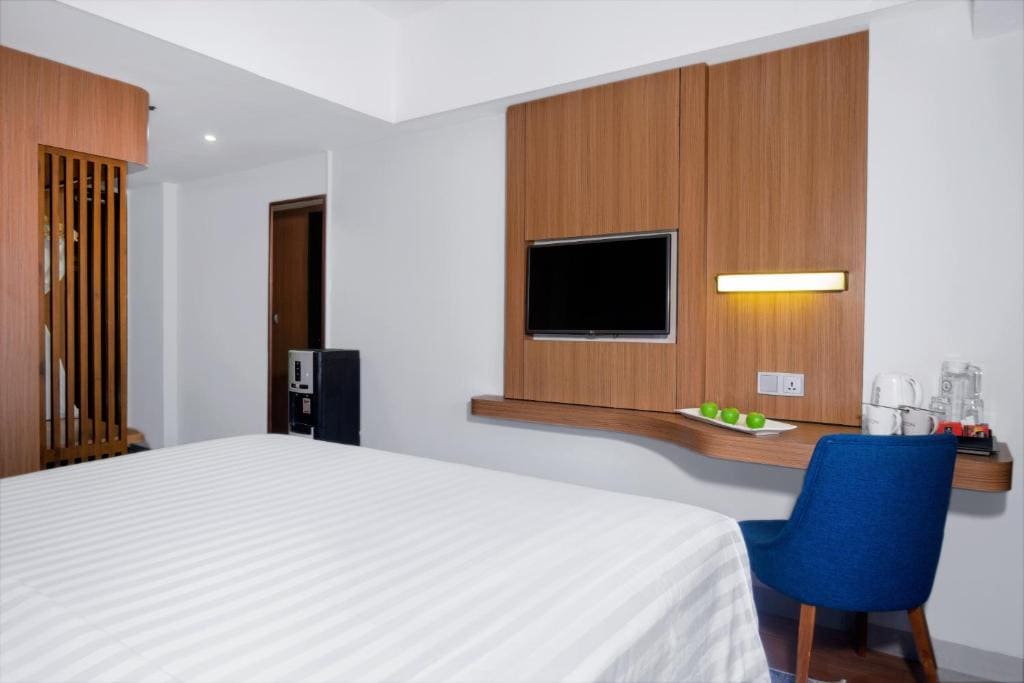 Deluxe Queen Room room - Image 2
