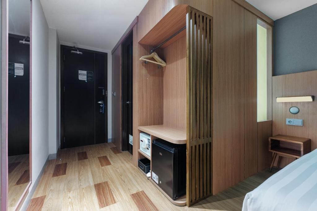 Superior Twin Room room - Image 3