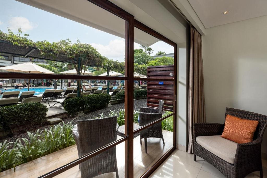 Family Pool View for 5 people room - Image 3