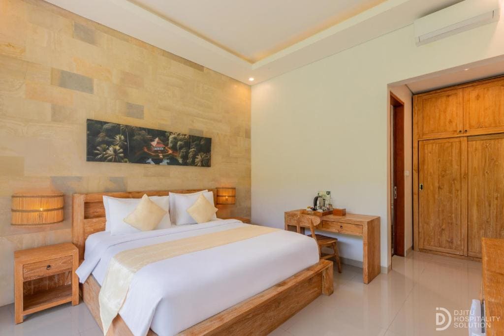 Double Room with Pool View room - Image 1