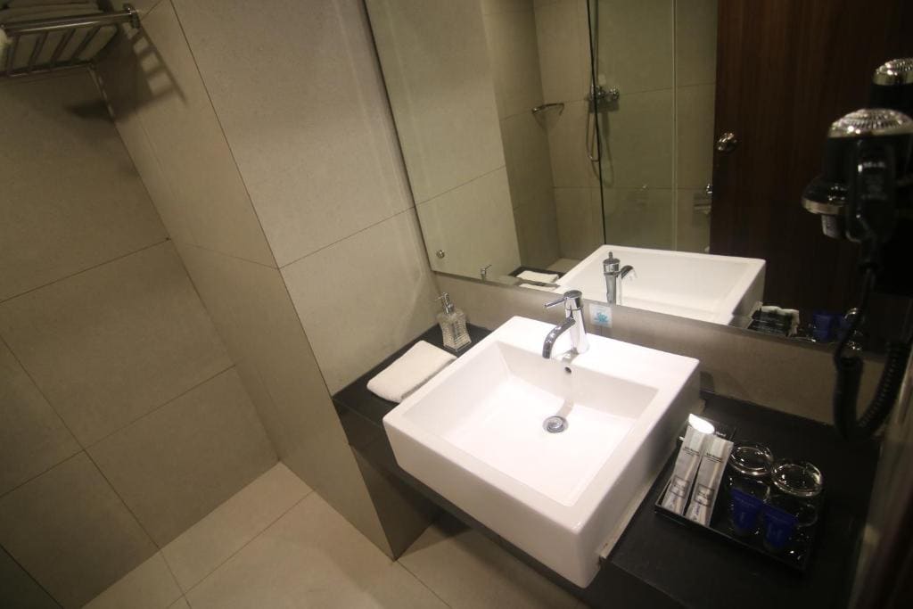 Deluxe Twin Room room - Image 1