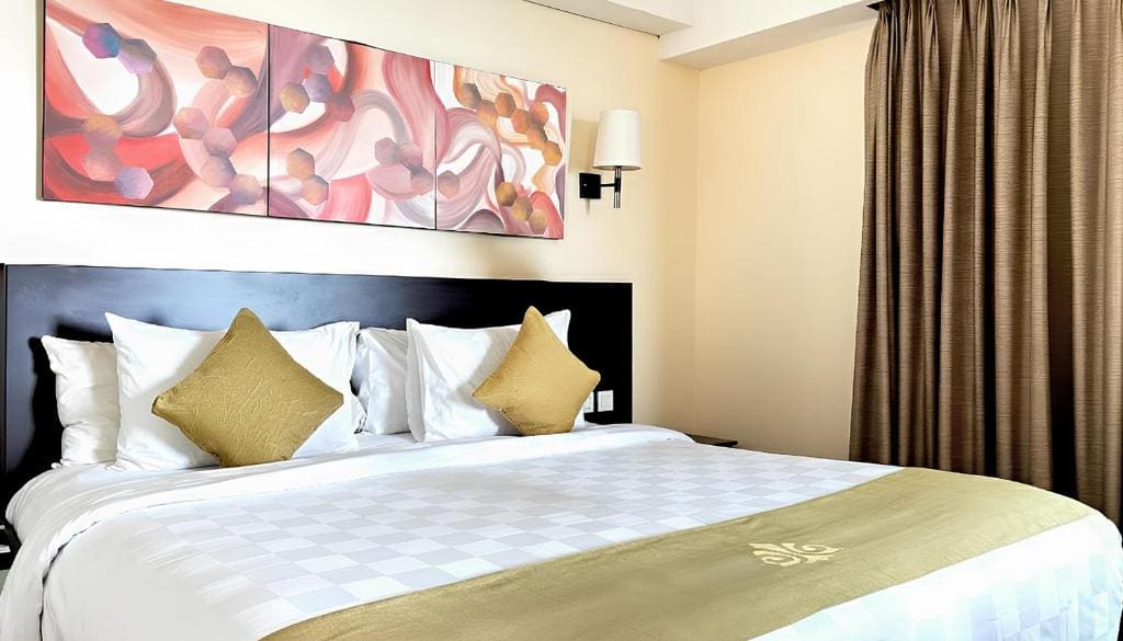 Junior Queen Suite room - Image 1