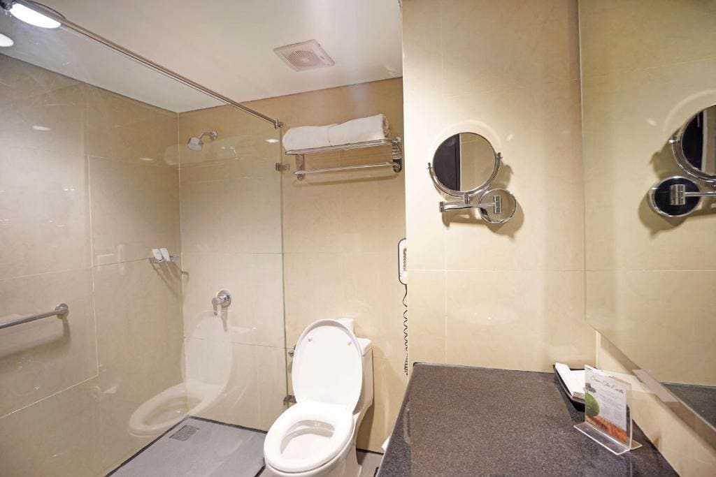 Deluxe Twin Room - Smoking room - Image 3