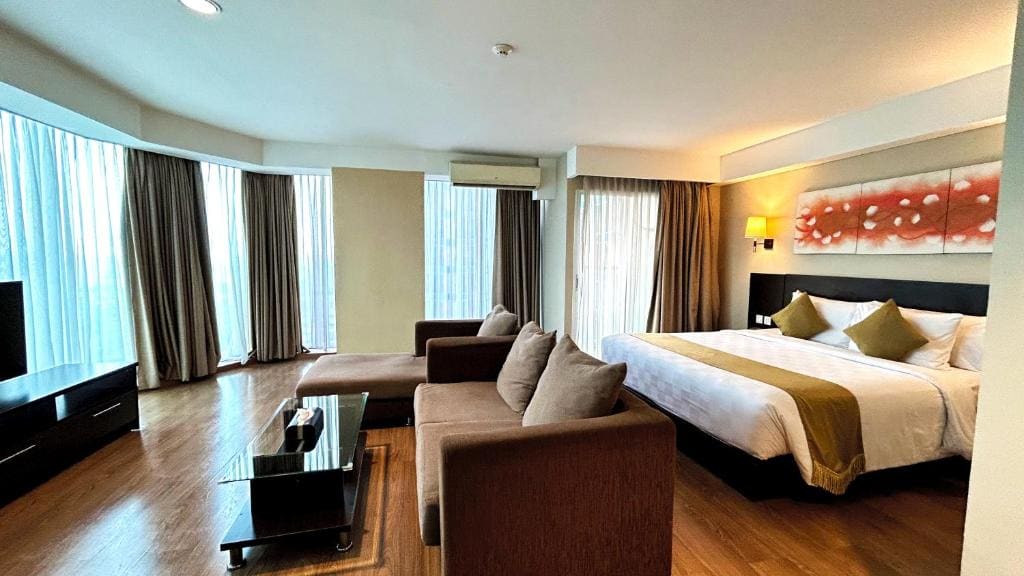 Double Suite - Corner Room/Non-Smoking room - Image 1