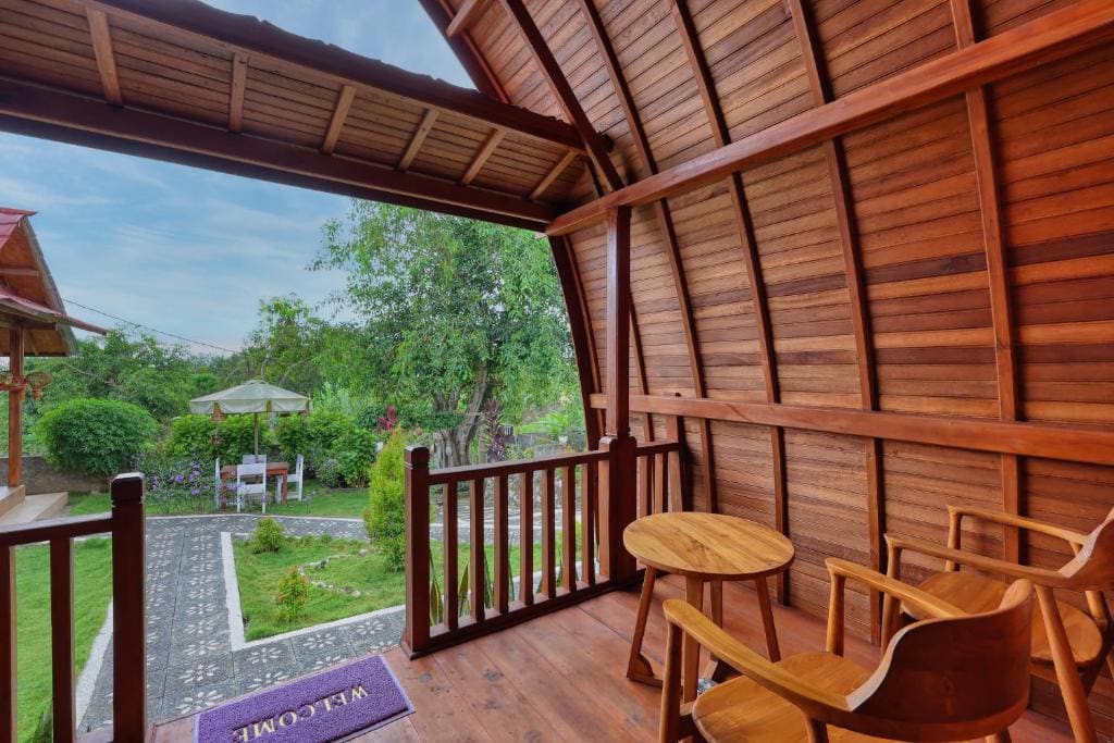 Deluxe Double Room with Balcony room - Image 2