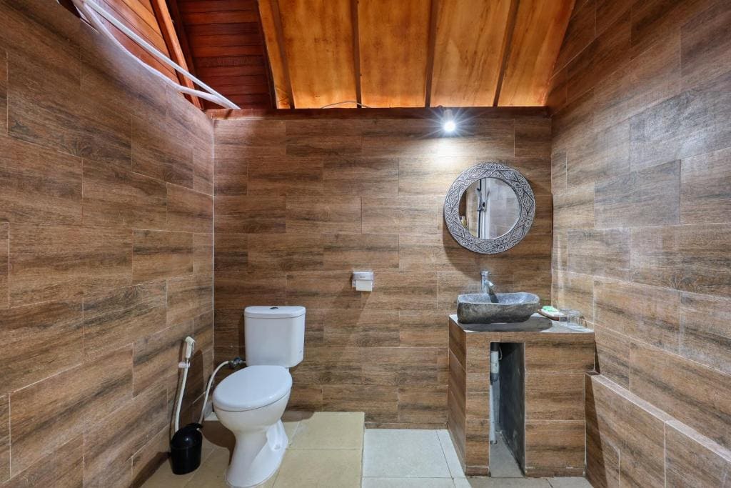 Deluxe Double Room with Balcony room - Image 3