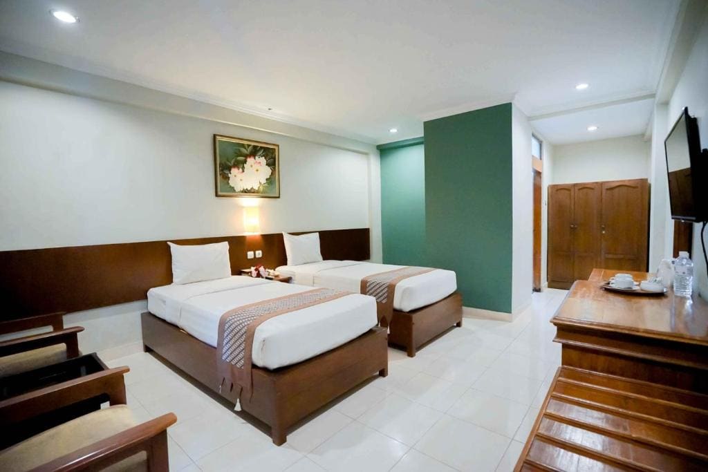 Superior Twin Room room - Image 3