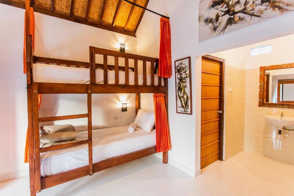 Bed in 4-Bed Mixed Dormitory Room room - Image 3