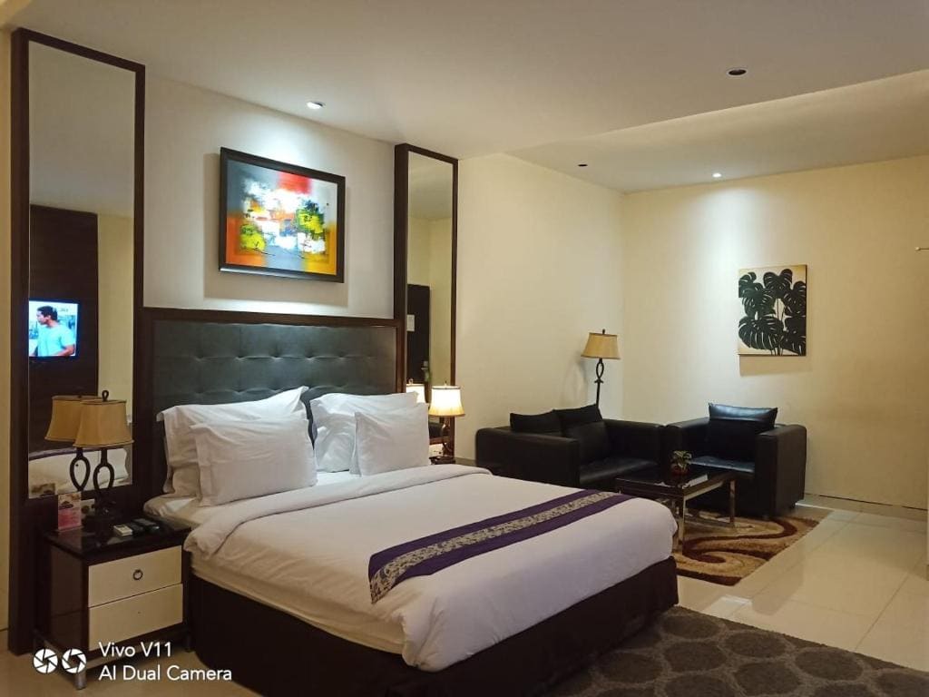 Suite room - Image 1