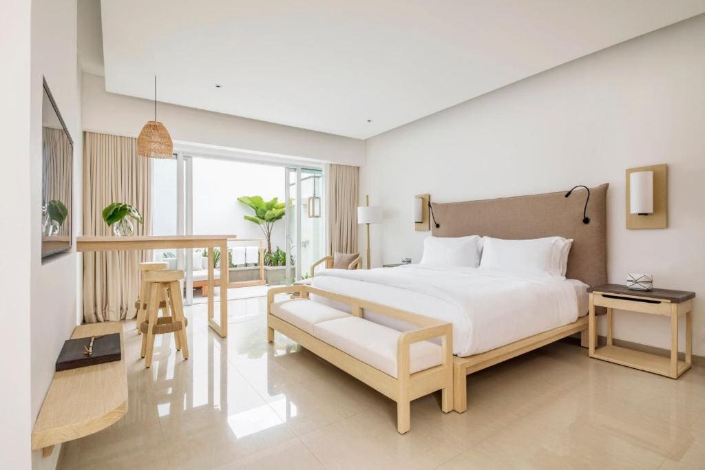 One Bedroom Suite room - Image 3