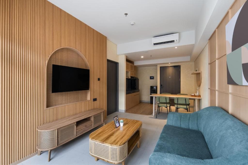 One-Bedroom Apartment with Balcony room - Image 3