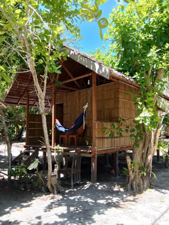 Bungalow - Beach Front room - Image 3