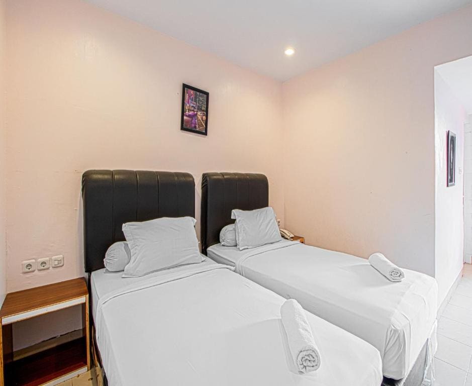 Deluxe Twin Room room - Image 2