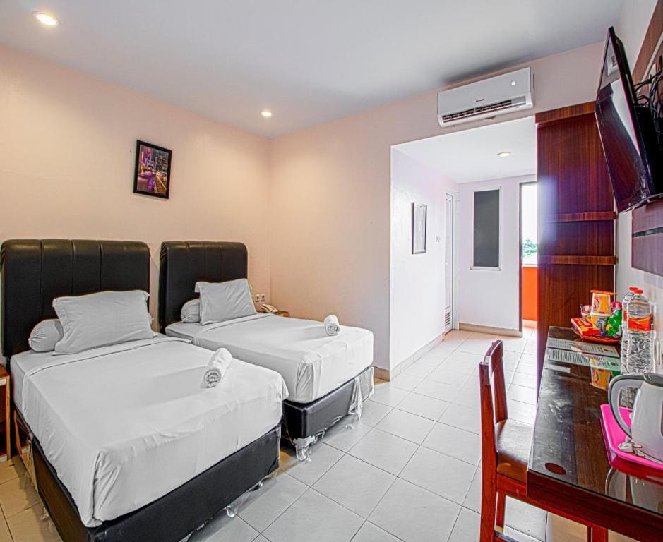 Deluxe Twin Room room - Image 1