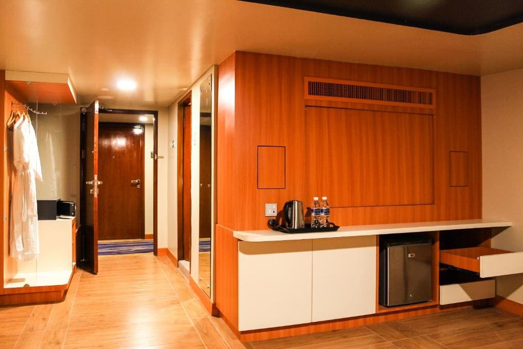 Executive Double or Twin Suite room - Image 3