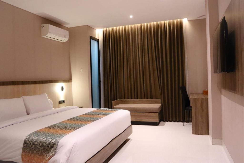 Deluxe King Room room - Image 3