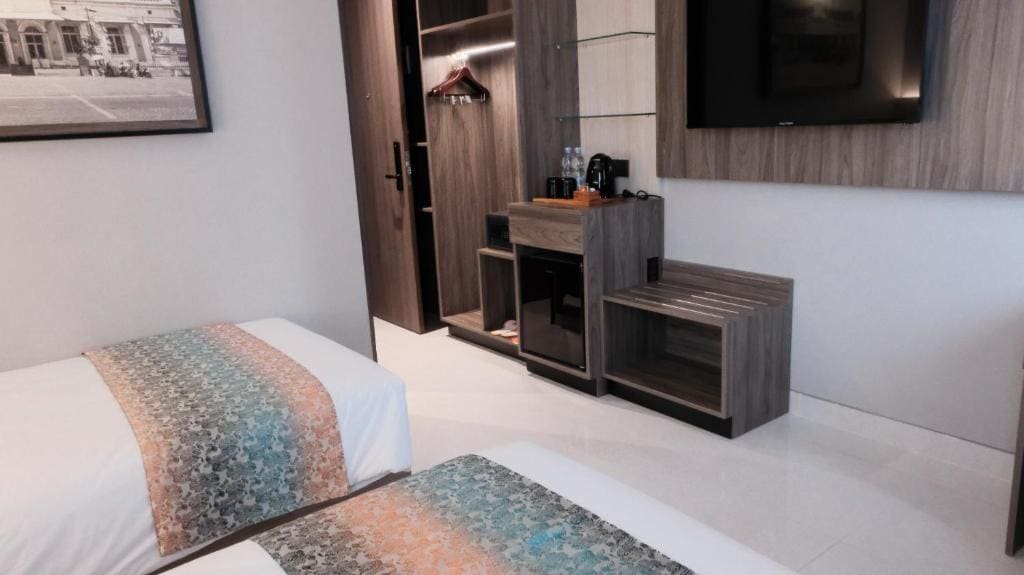 Deluxe Twin Room room - Image 2