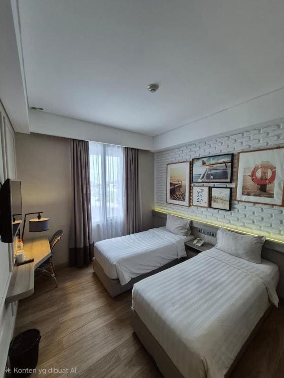 Superior Twin Room with City View room - Image 2