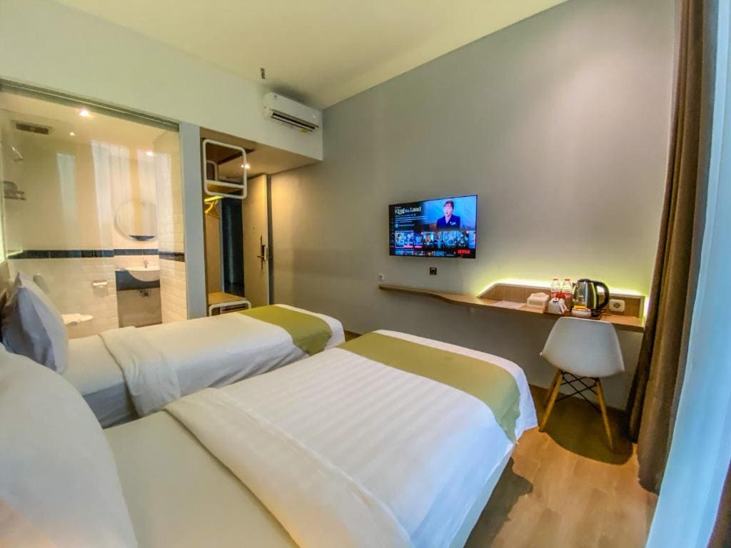 Deluxe Twin Room room - Image 3