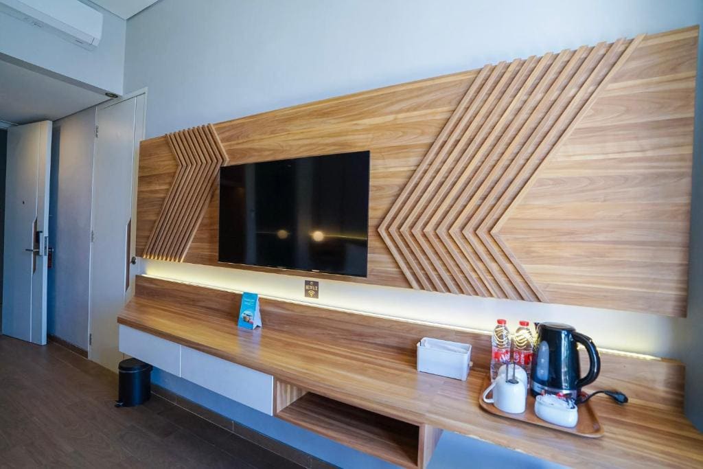 Premier Double Room with Balcony room - Image 2