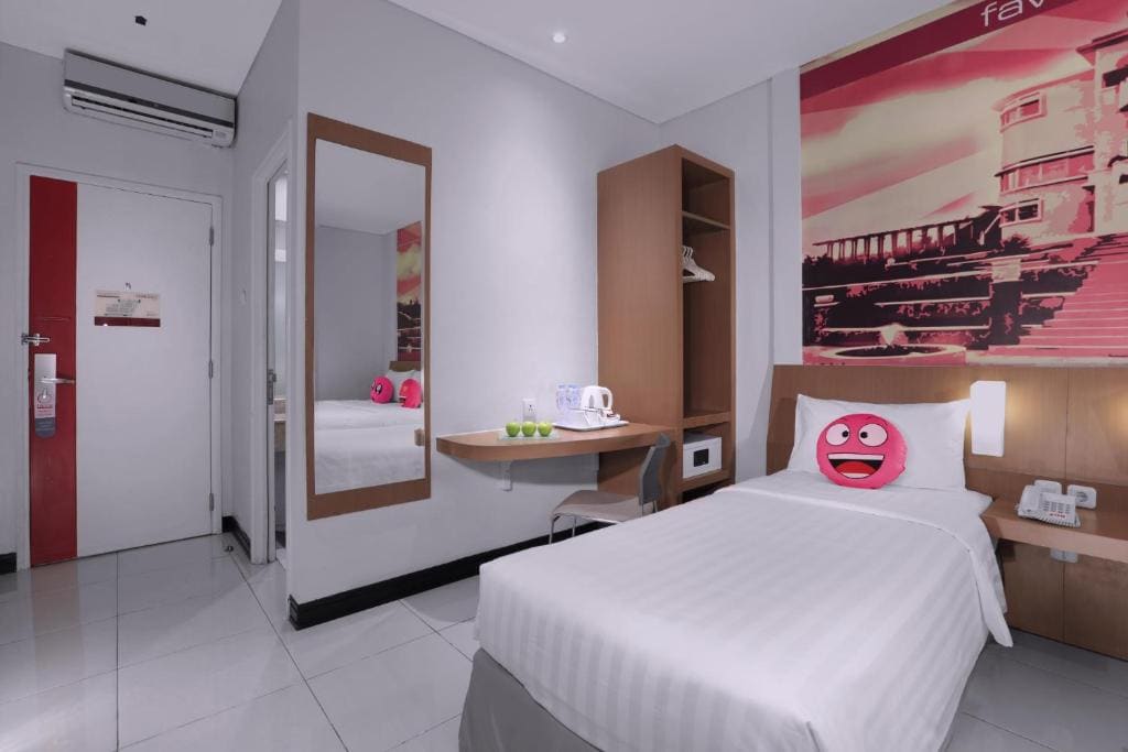Family Room room - Image 1