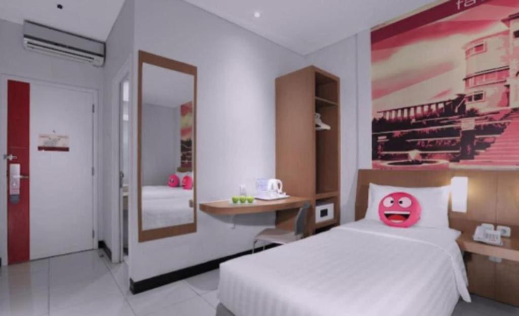 Deluxe Room room - Image 3