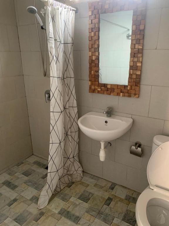 Triple Room with Private Bathroom room - Image 2
