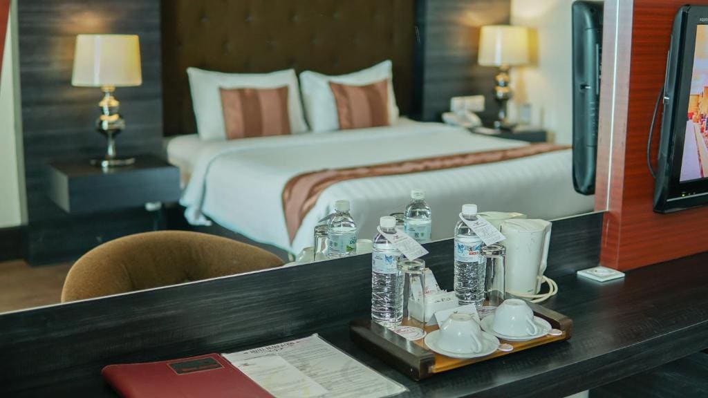Deluxe King Room room - Image 2