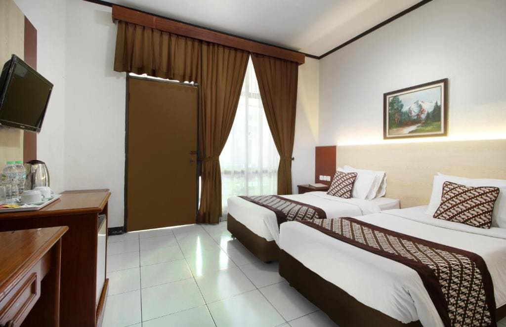 Superior Twin Room room - Image 2