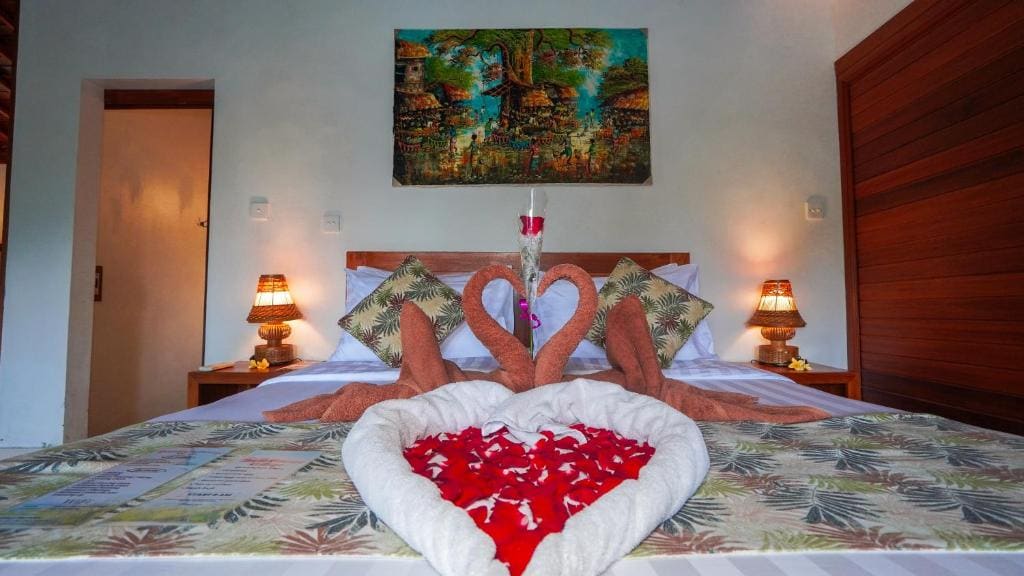 One-Bedroom Cottage room - Image 3