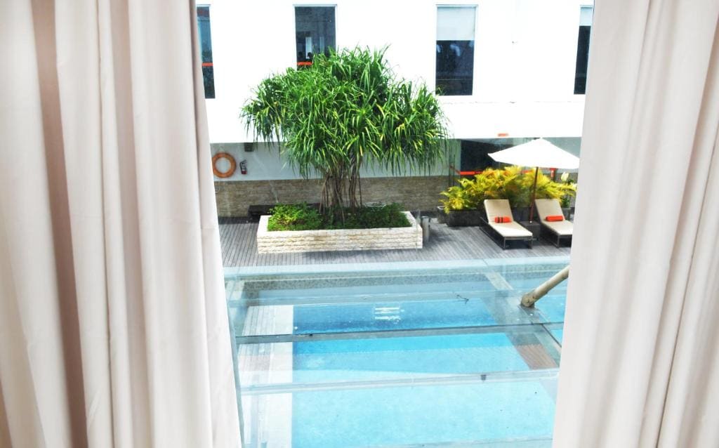 HARRIS Deluxe Pool View room - Image 3