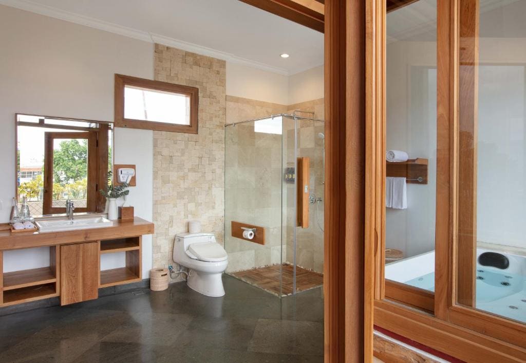 Junior Suite with Balcony room - Image 3