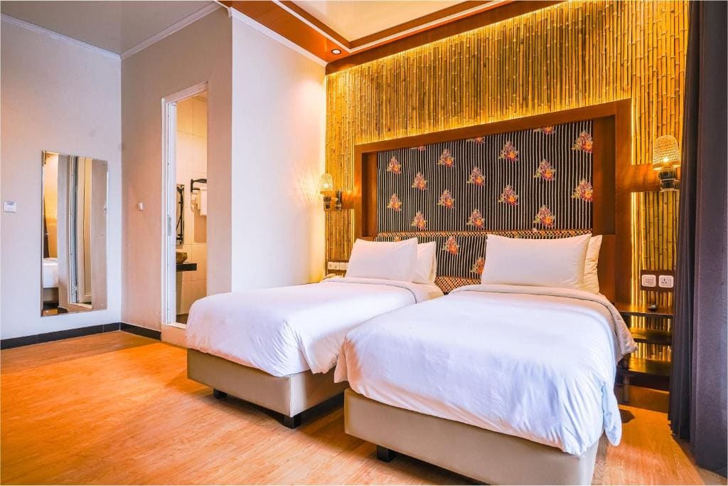 Deluxe Twin Room room - Image 1