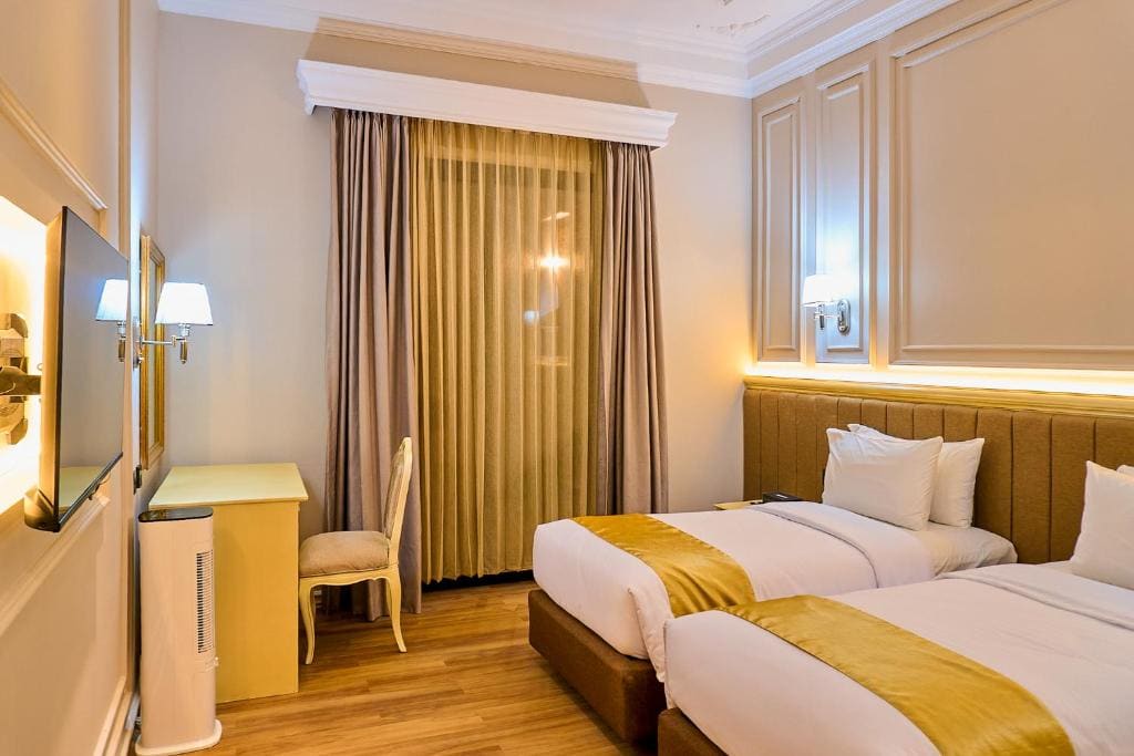 Deluxe Palace Twin Room with Balcony room - Image 1