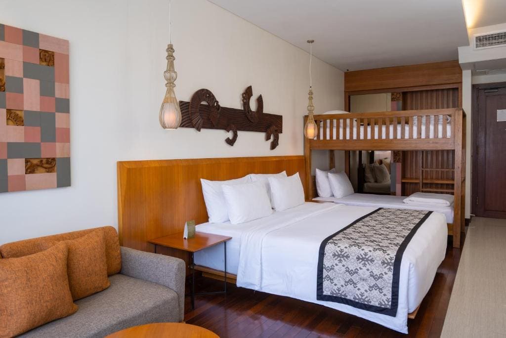 Deluxe Family Room room - Image 1