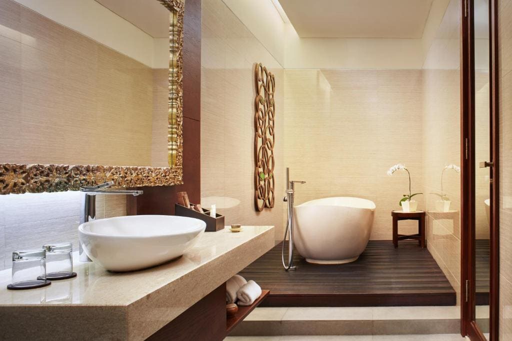 Deluxe Double or Twin Room with Pool Access room - Image 2