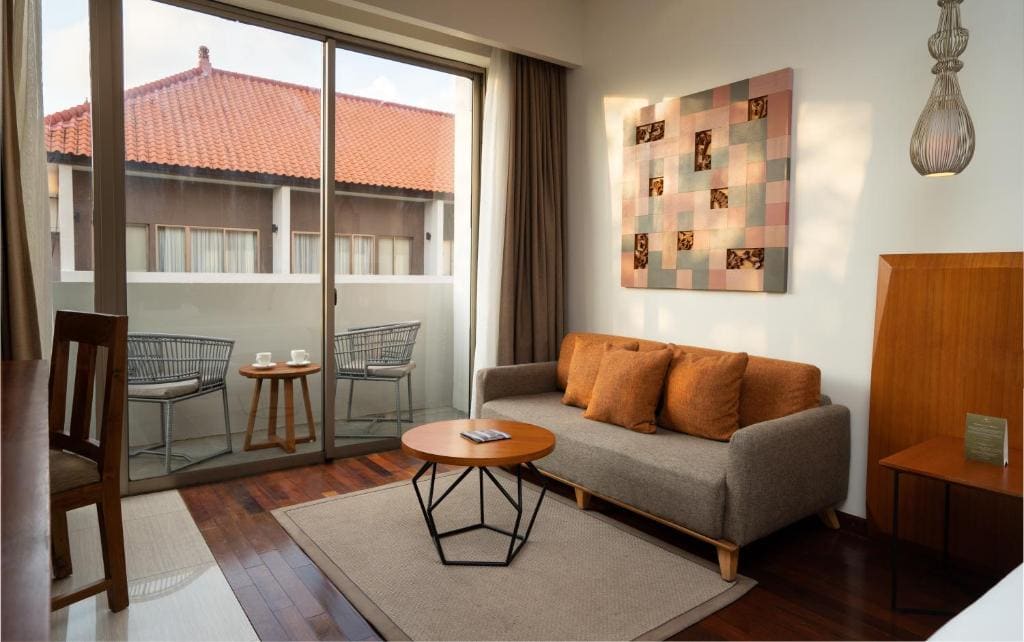 Deluxe Family Room room - Image 3