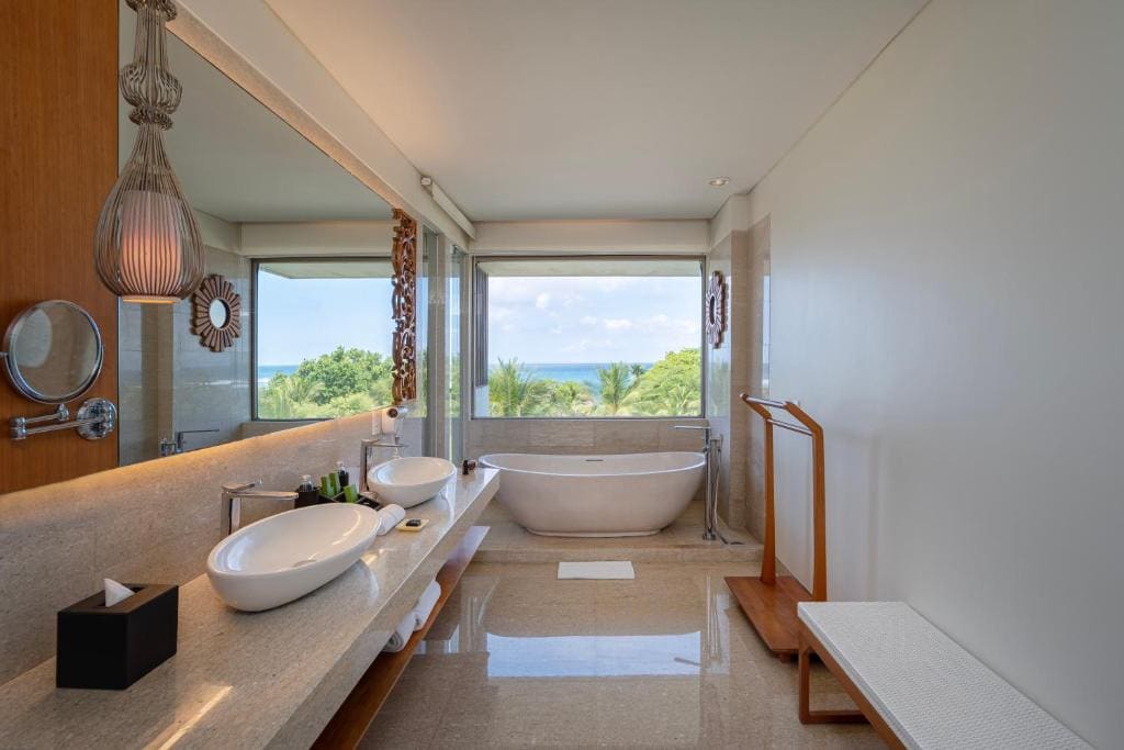 One-Bedroom Suite with Ocean View room - Image 2