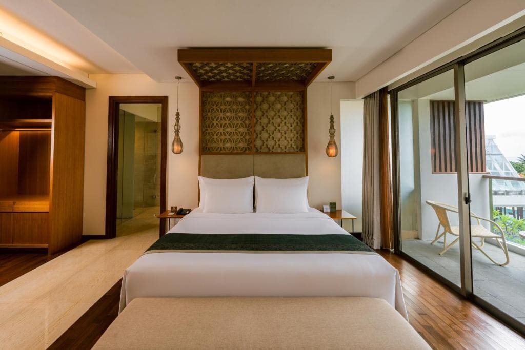 One-Bedroom Suite with Ocean View room - Image 1
