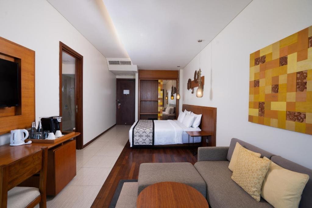 Deluxe Double or Twin Room with Pool Access room - Image 1