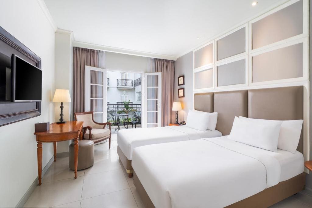 Deluxe Twin Room with Balcony room - Image 1
