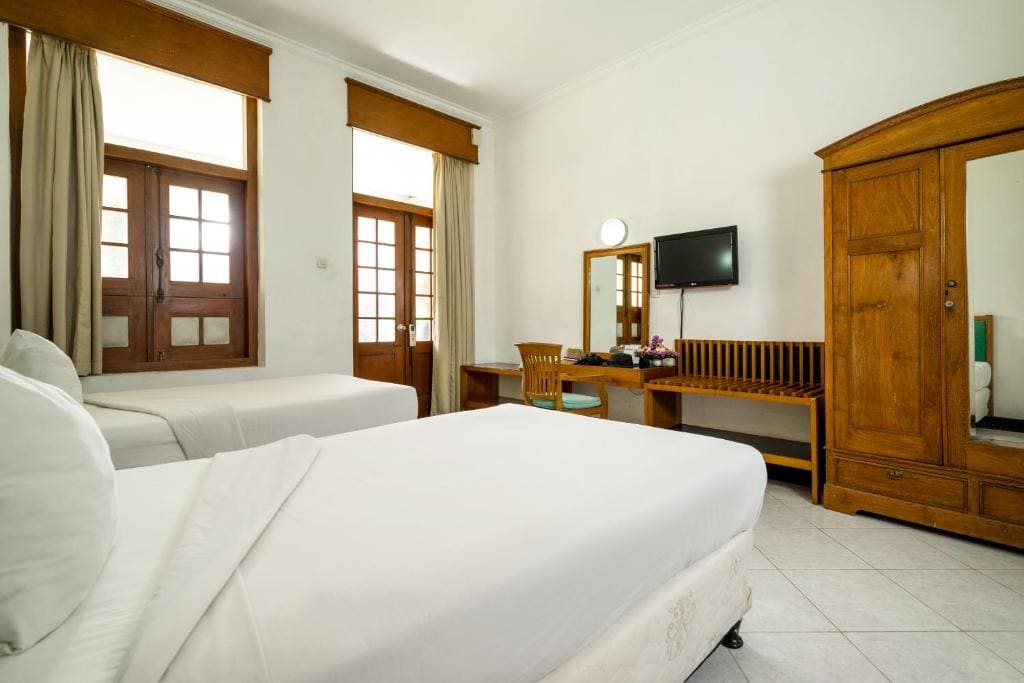 Standard Twin Room with Garden View room - Image 1